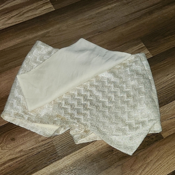 Chelsea & Violet Cream/Gold Sparkle Skort Size Large Dressy Classic - Picture 6 of 8